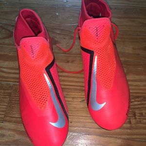 Nike phantom vision cleats with ghost laces